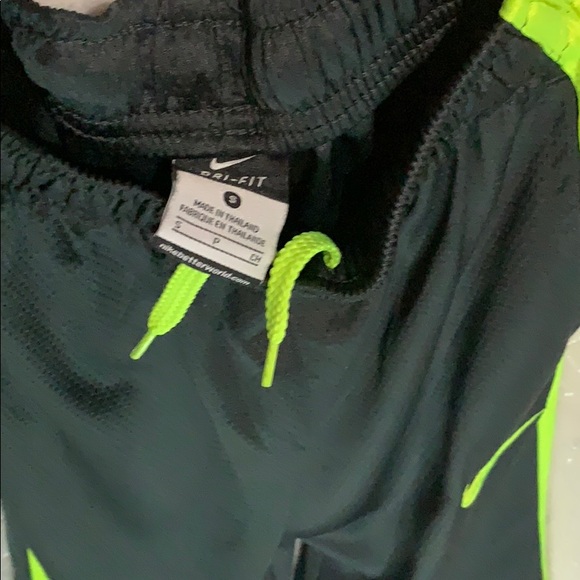 Boys Nike pants size small - Picture 3 of 3